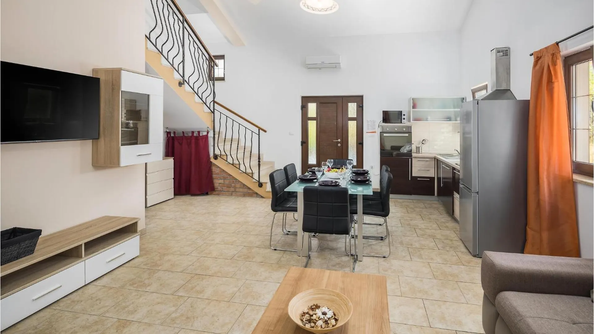 2 Bedroom Stunning Home In Ližnjan
