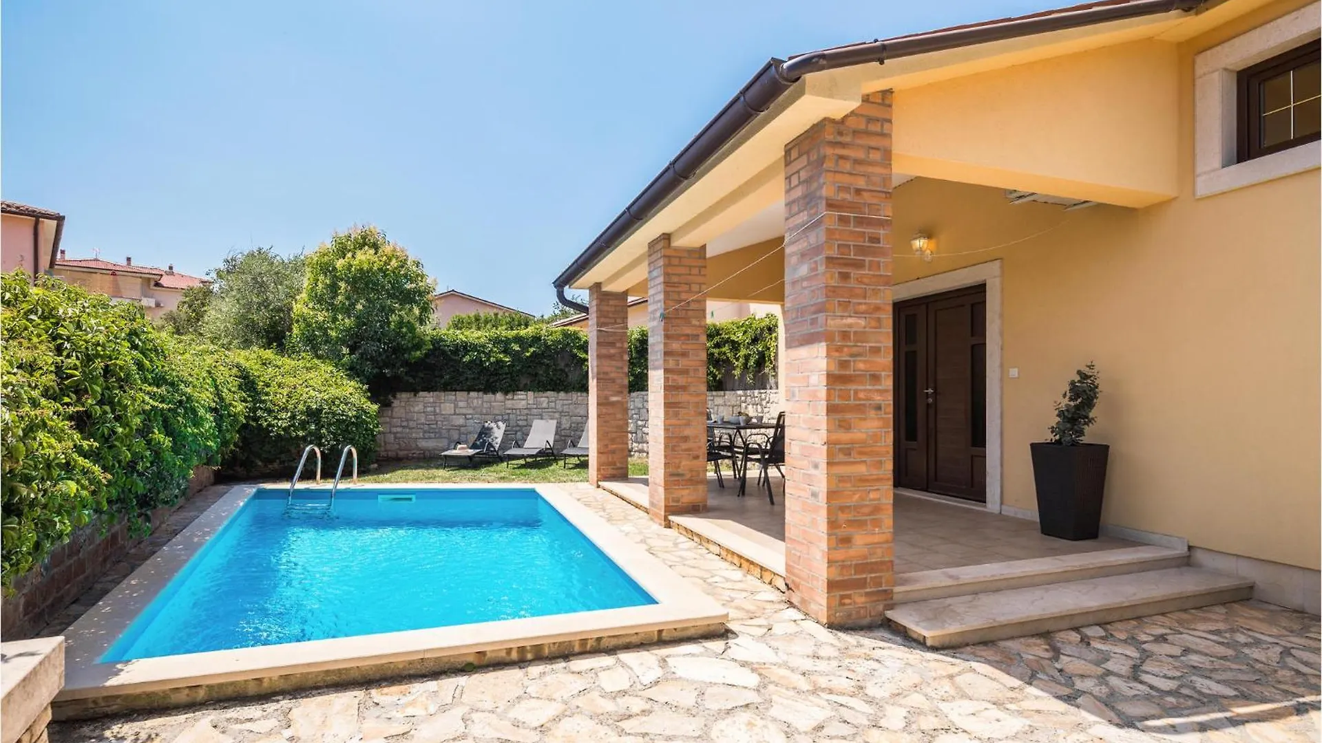 2 Bedroom Stunning Home In Ližnjan